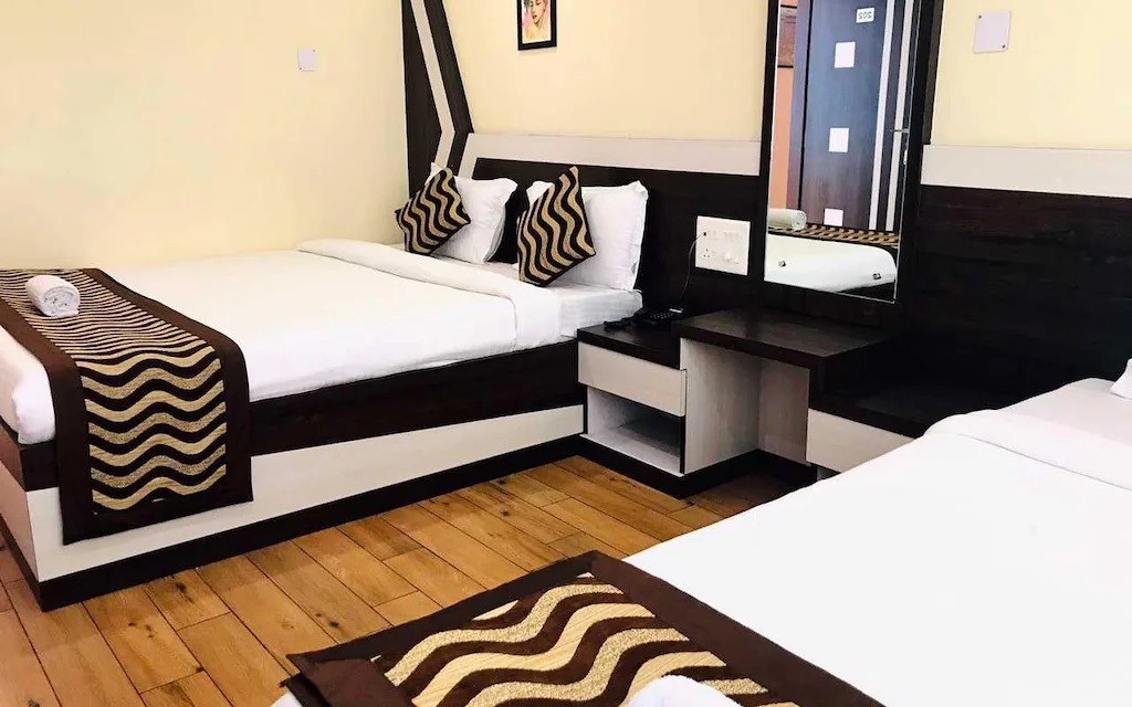 Hotel Island Park Residency